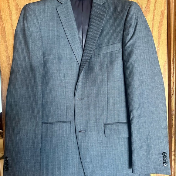 Marc Anthony Men’s suit, pants 32x32, jacket 38R grey pinstripe - Picture 2 of 2